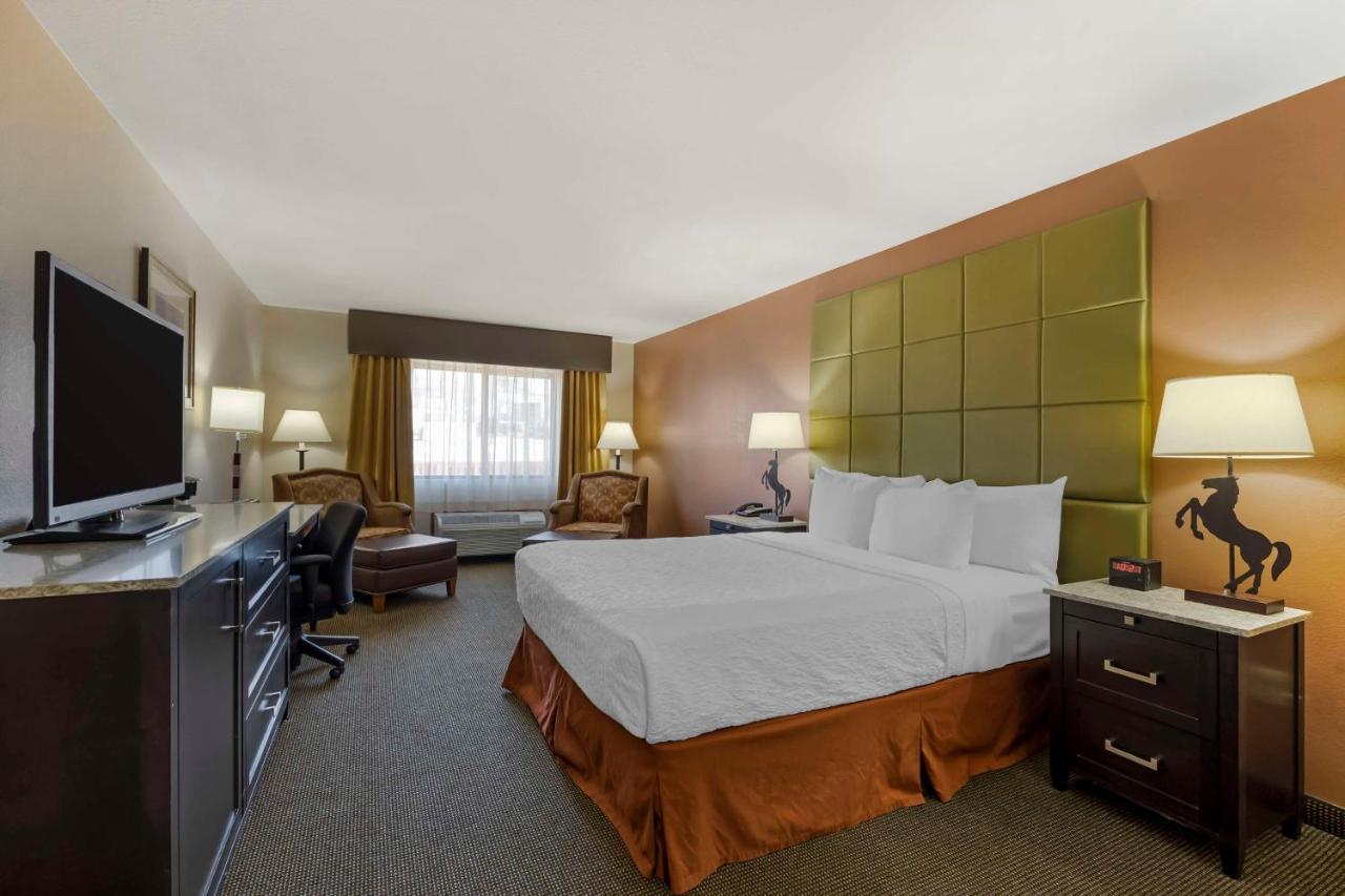 Best Western Plus Country Inn & Suites Dodge City Extérieur photo