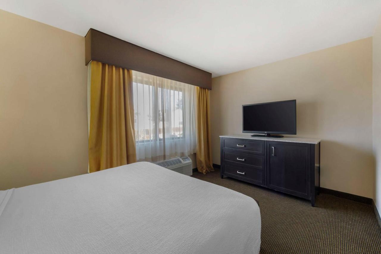 Best Western Plus Country Inn & Suites Dodge City Extérieur photo