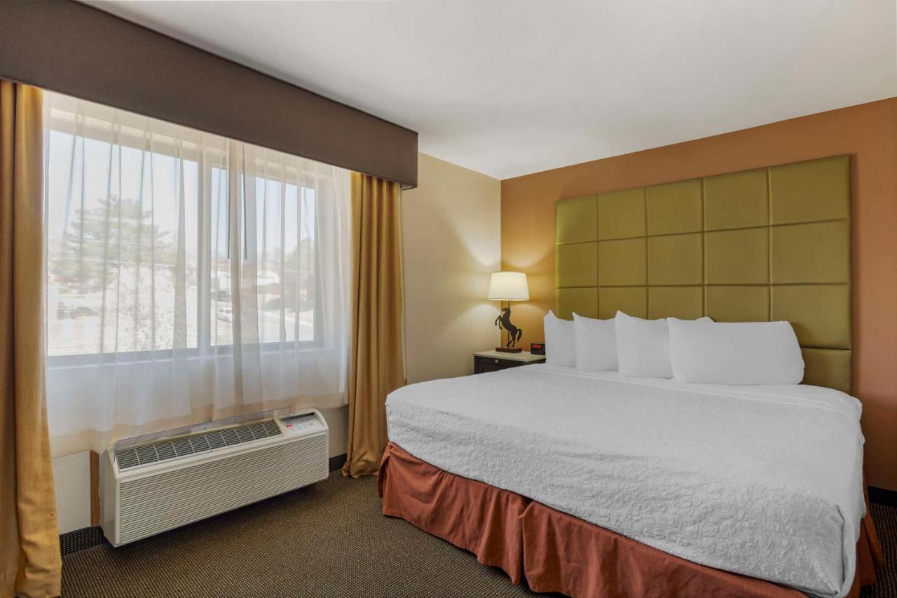 Best Western Plus Country Inn & Suites Dodge City Extérieur photo