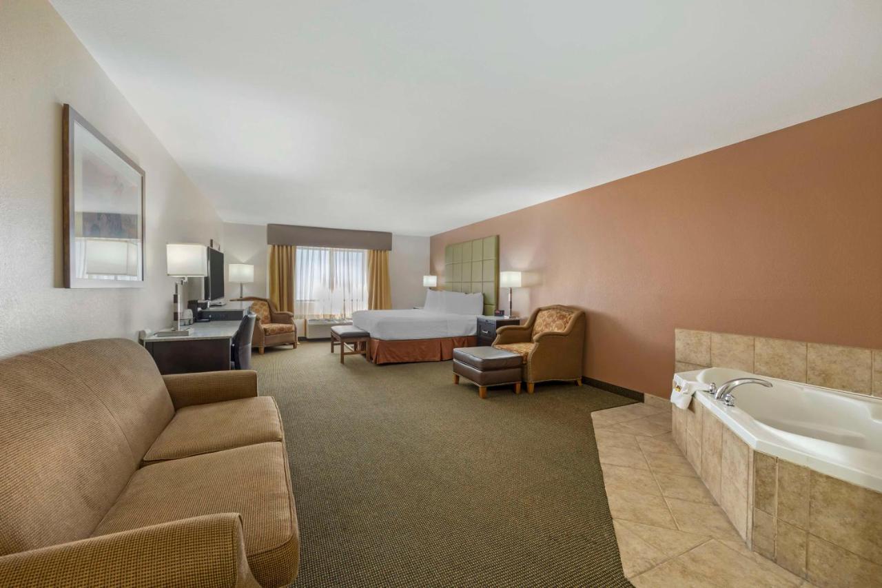 Best Western Plus Country Inn & Suites Dodge City Extérieur photo