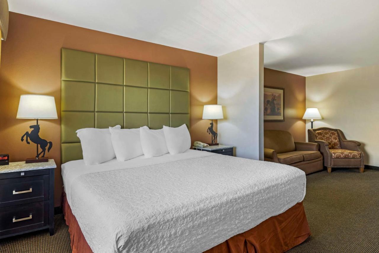 Best Western Plus Country Inn & Suites Dodge City Extérieur photo