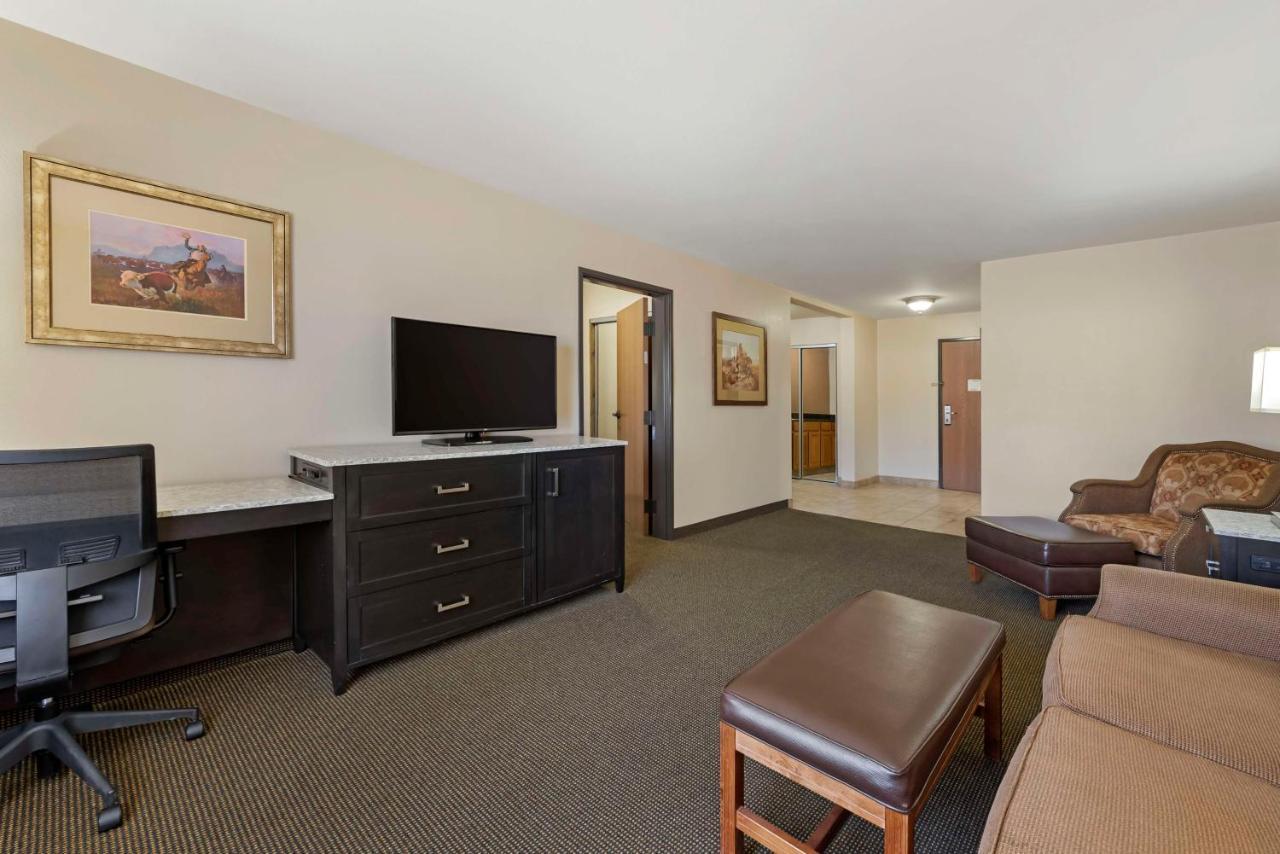 Best Western Plus Country Inn & Suites Dodge City Extérieur photo