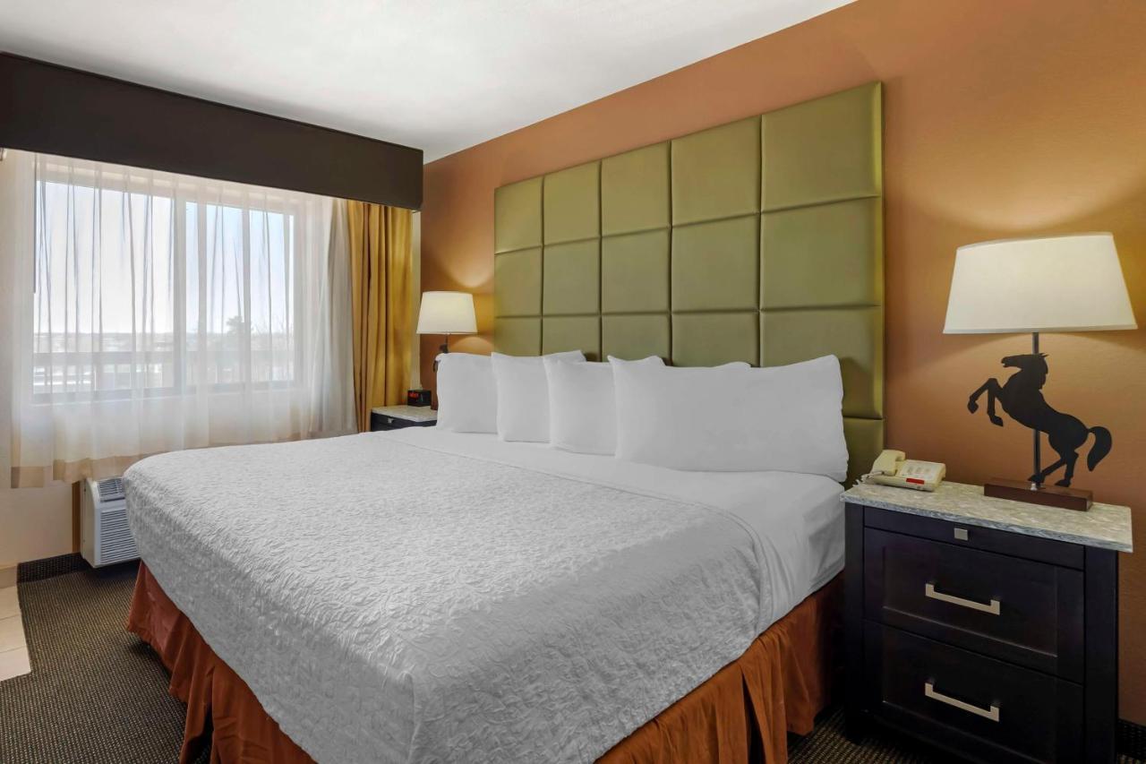 Best Western Plus Country Inn & Suites Dodge City Extérieur photo
