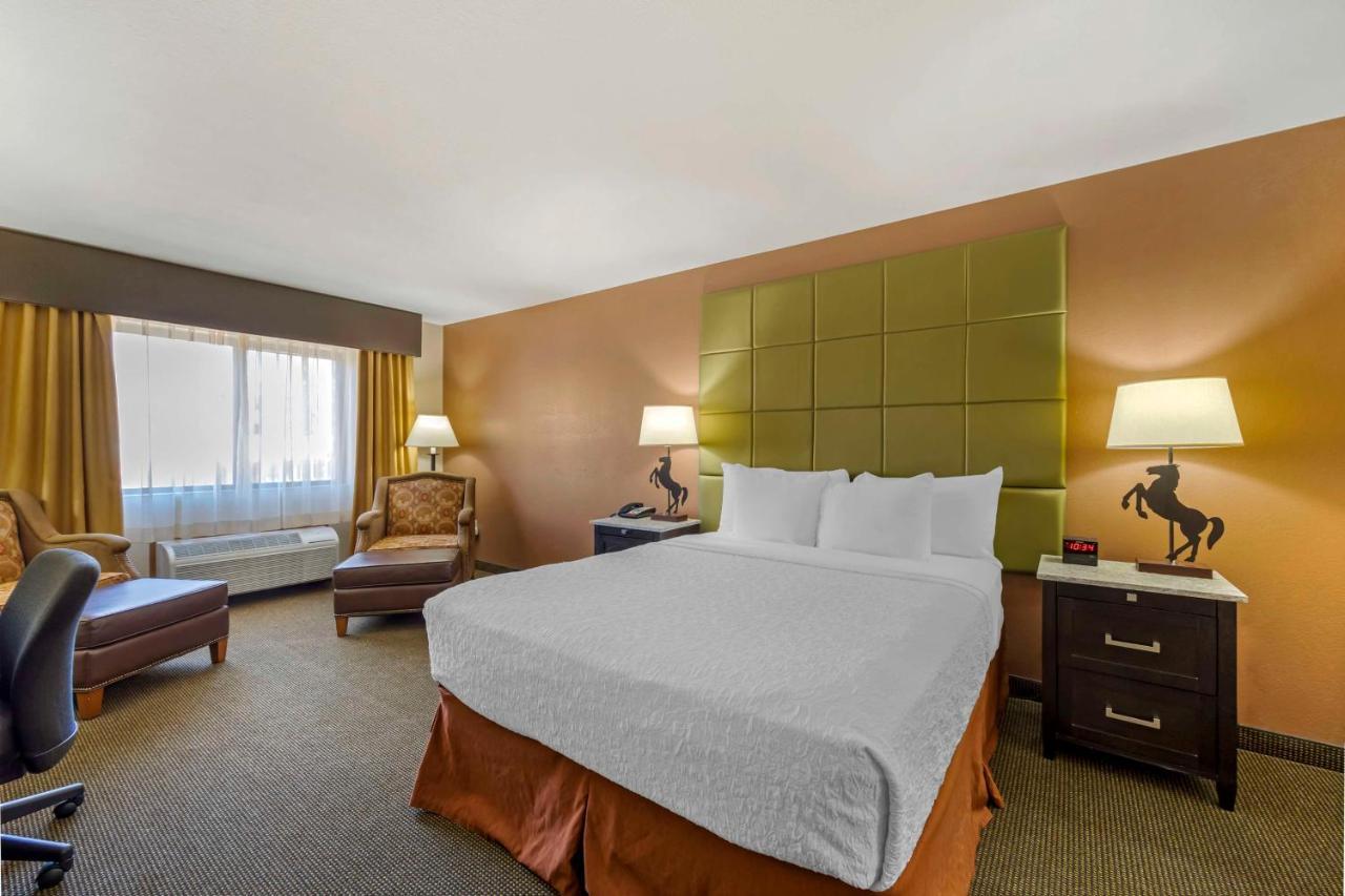 Best Western Plus Country Inn & Suites Dodge City Extérieur photo