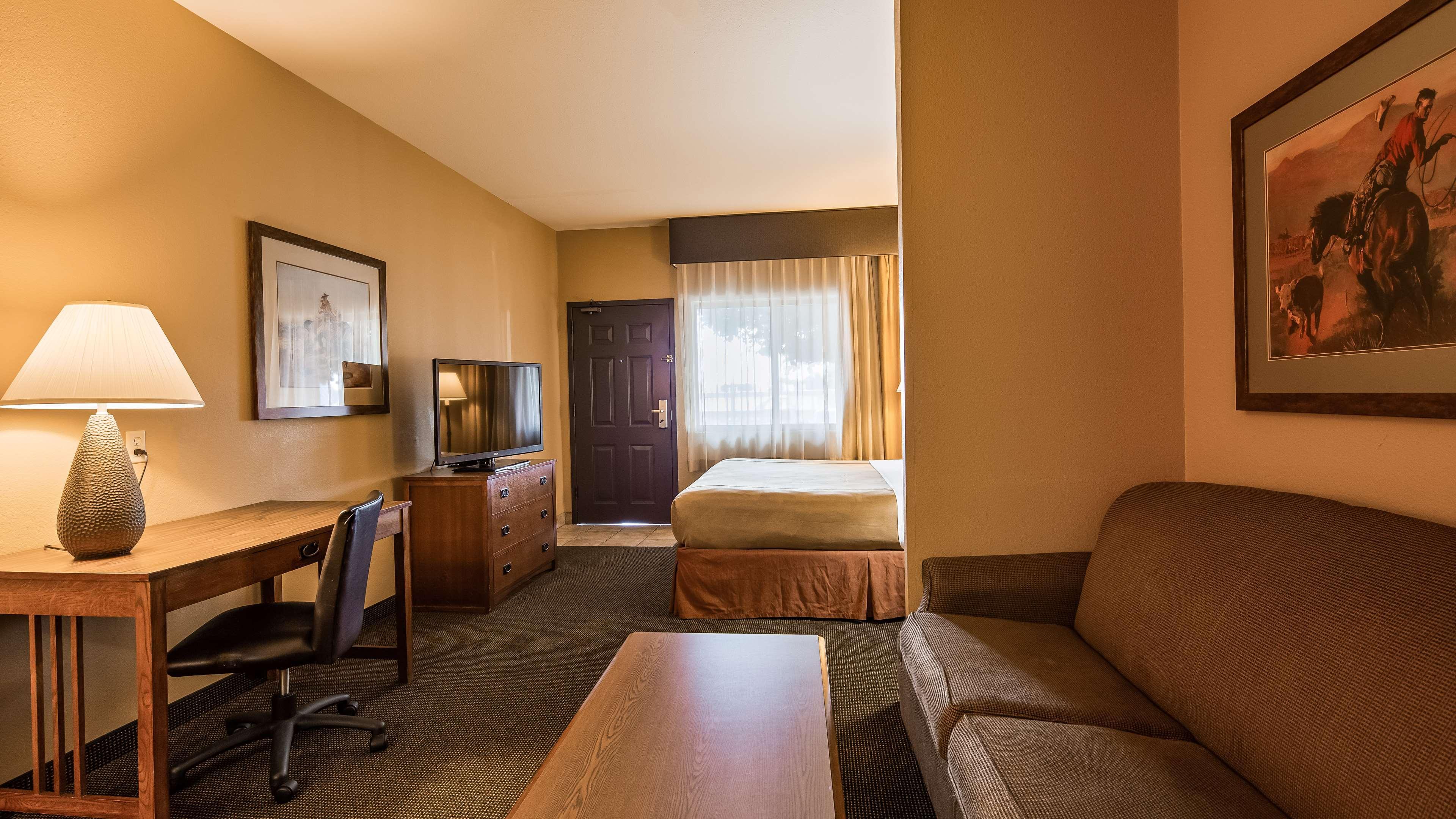 Best Western Plus Country Inn & Suites Dodge City Extérieur photo