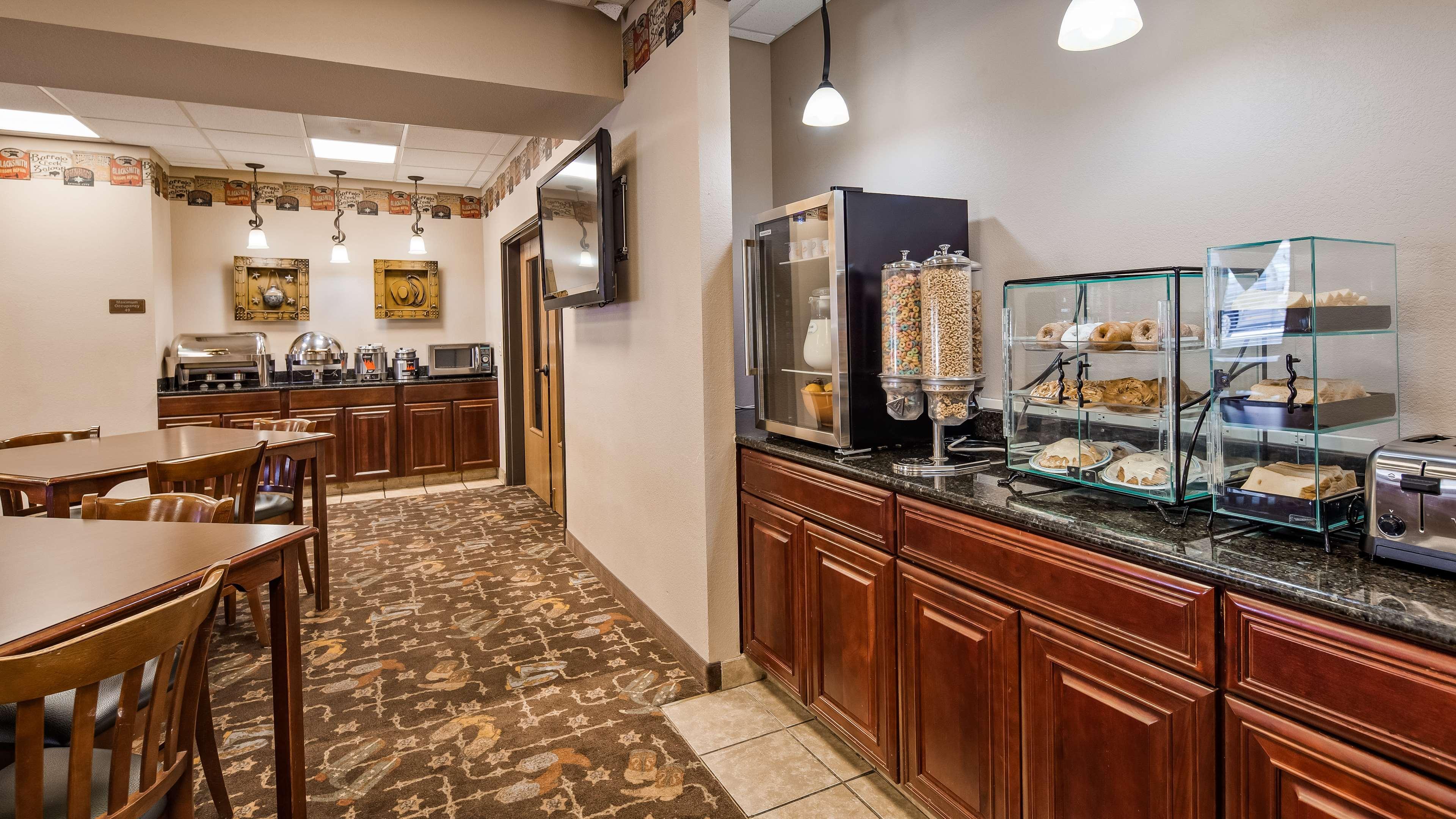 Best Western Plus Country Inn & Suites Dodge City Extérieur photo